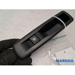 Renault - Megane - Electric window switch