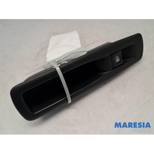 Renault - Megane - Electric window switch