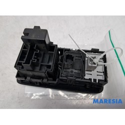 Renault - Megane - AIH headlight switch