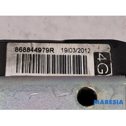 Renault - Megane - Front seatbelt, right