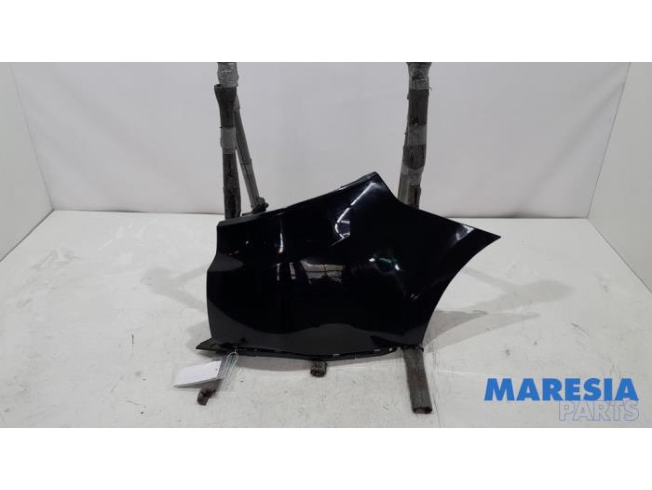 Renault - Megane - Rear bumper component, right