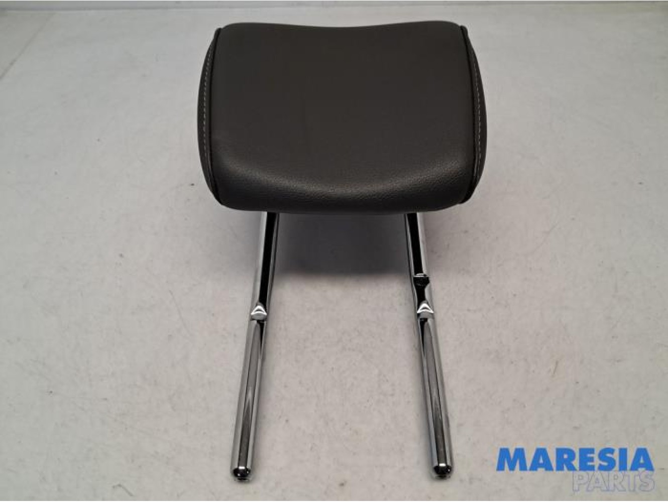 Renault - Grand Scenic - Headrest