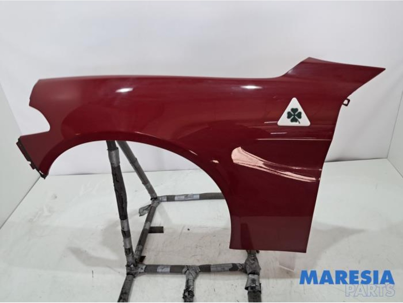 Alfa Romeo - Giulia - Front wing, left