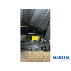 Peugeot - 208 - Stoel links