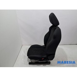 Peugeot - 208 - Seat, right