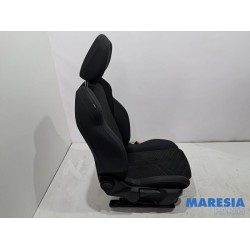 Peugeot - 208 - Seat, right