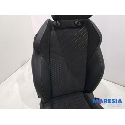 Peugeot - 208 - Seat, right