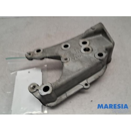 Citroen - C5 - Engine mount