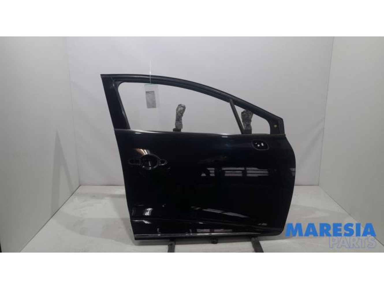 Renault - Clio - Front door 4-door, right