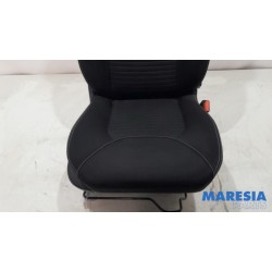 Renault - Clio - Seat, right