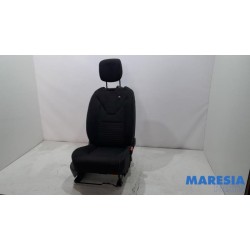Renault - Clio - Seat, right
