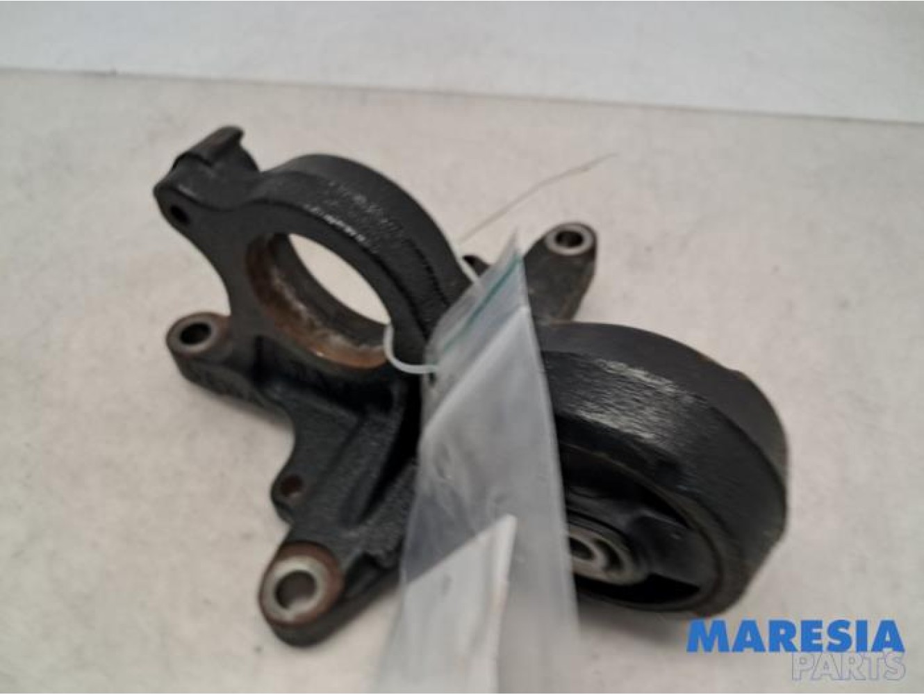 Citroen - C5 - Engine mount