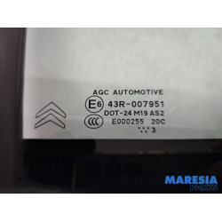 Citroen - DS3 - Quarter light, front right