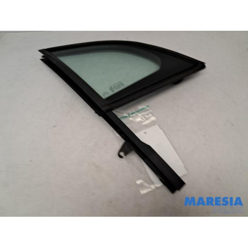 Citroen - DS3 - Quarter light, front right