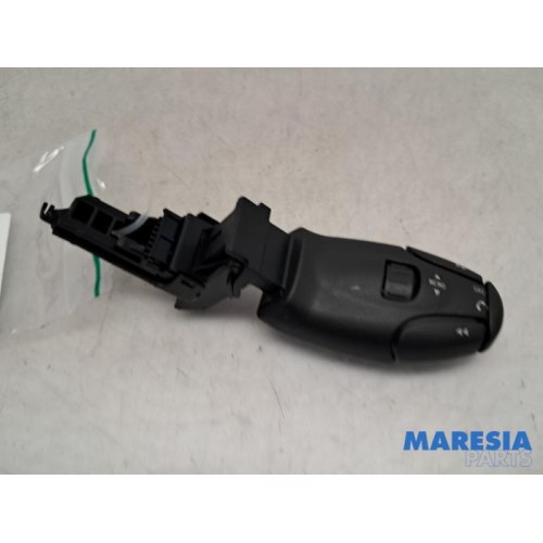 Citroen - DS3 - Steering wheel mounted radio control