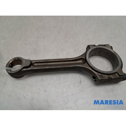 Renault - Captur - Connecting rod