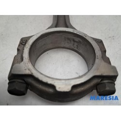 Renault - Captur - Connecting rod