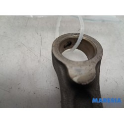 Renault - Captur - Connecting rod
