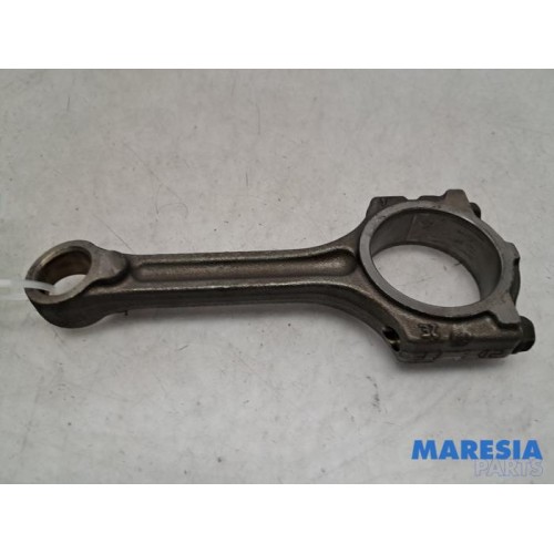 Renault - Captur - Connecting rod