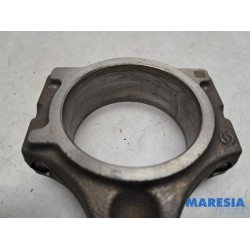 Renault - Captur - Connecting rod