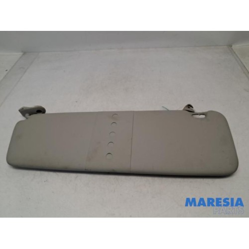 Renault - Trafic - Sun visor