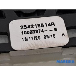 Renault - Trafic - Multi-functional window switch