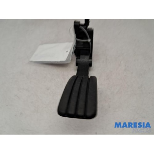 Renault - Trafic - Accelerator pedal