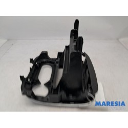Renault - Trafic - Radio omlijsting
