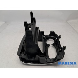 Renault - Trafic - Radio omlijsting