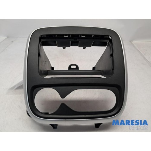 Renault - Trafic - Radiotrim