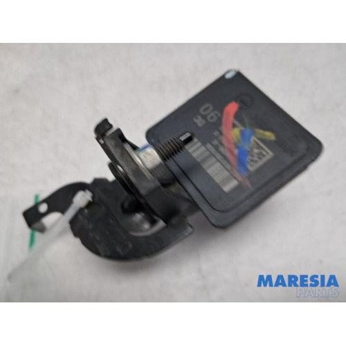 Renault - Trafic - Glow plug relay