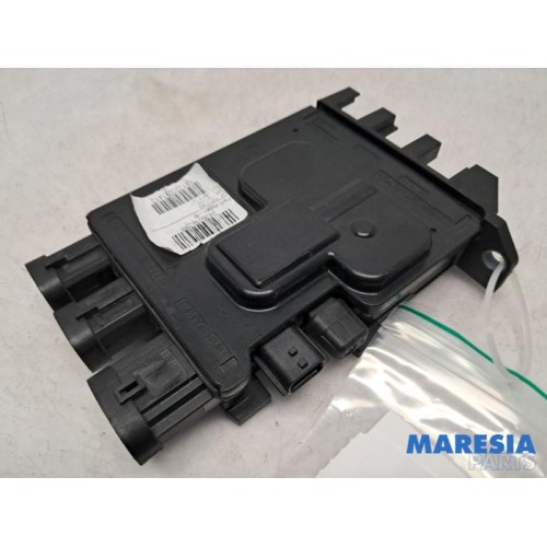 Renault - Trafic - Voltage regulator