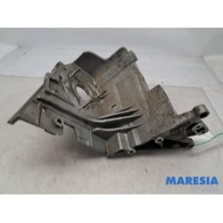 Alfa Romeo - GT - Stütze Dieselpumpe