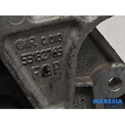 Alfa Romeo - GT - Stütze Dieselpumpe