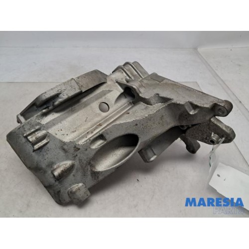 Alfa Romeo - GT - Support pompe diesel