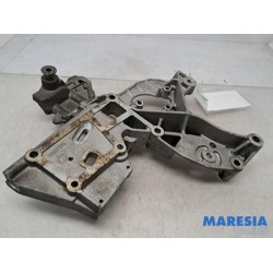 Alfa Romeo - GT - Engine mount