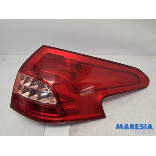 Citroen - C5 - Taillight, right