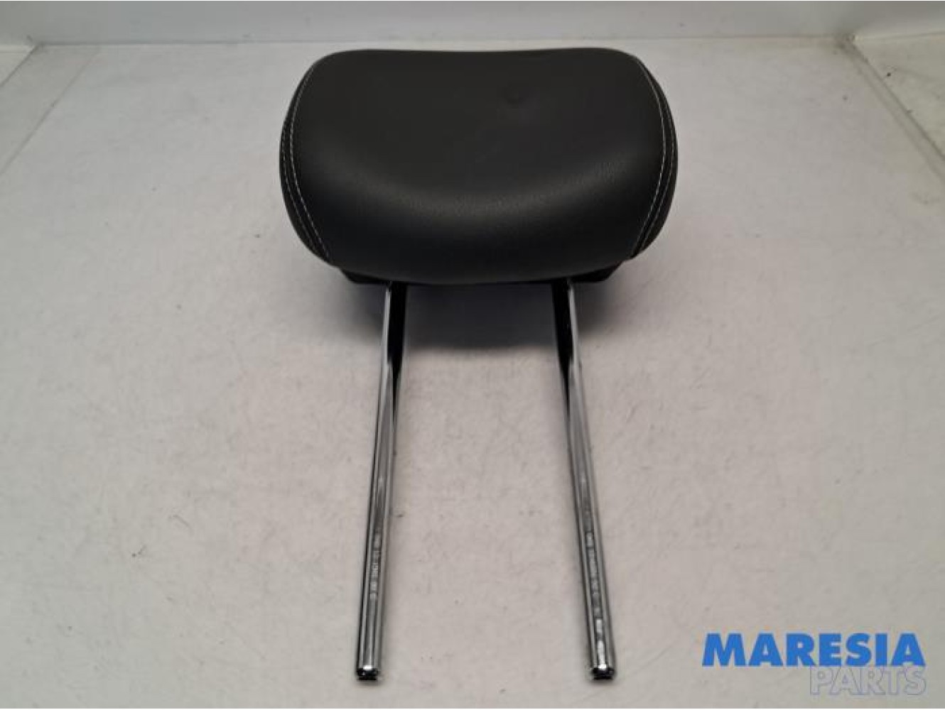 Renault - Megane - Headrest