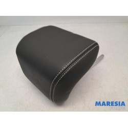 Renault - Megane - Headrest