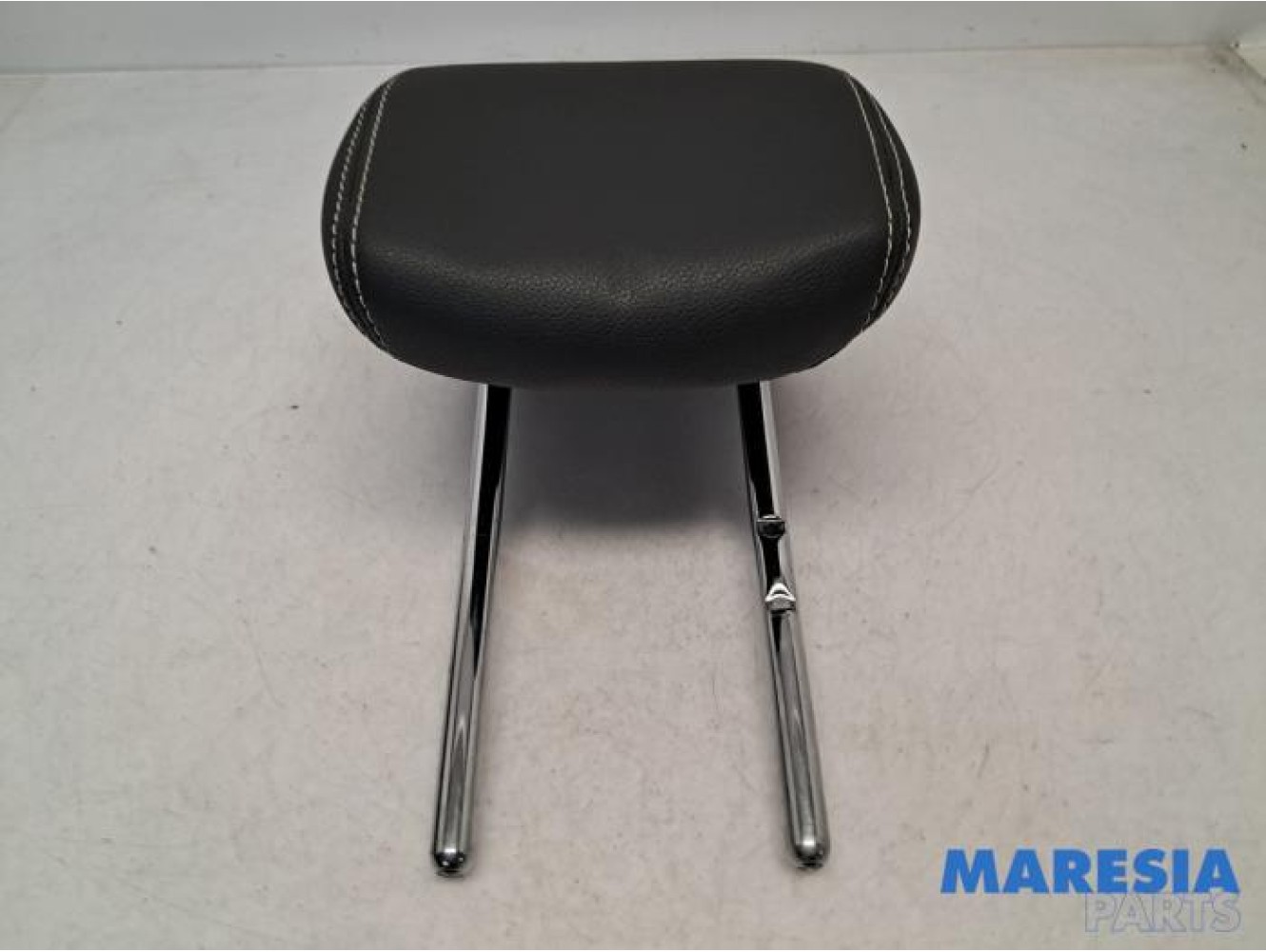 Renault - Megane - Headrest
