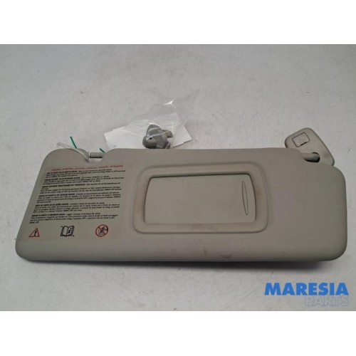 Renault - Megane - Sun visor