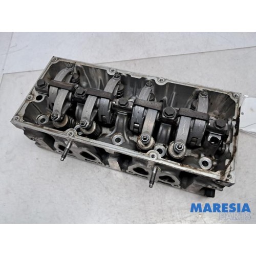 Renault - Twingo - Cylinder head