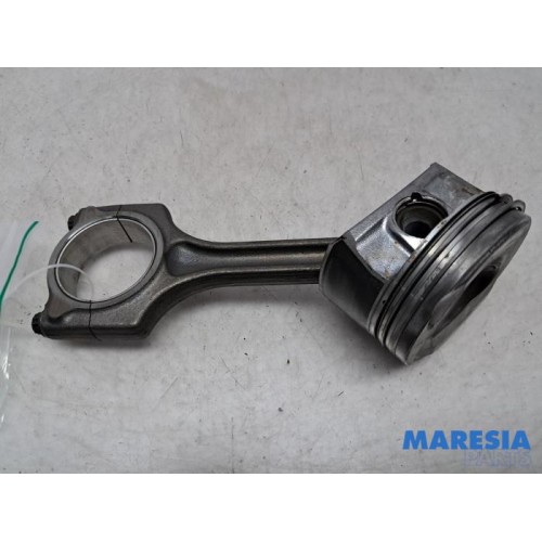 Citroen - C4 Picasso - Connecting rod