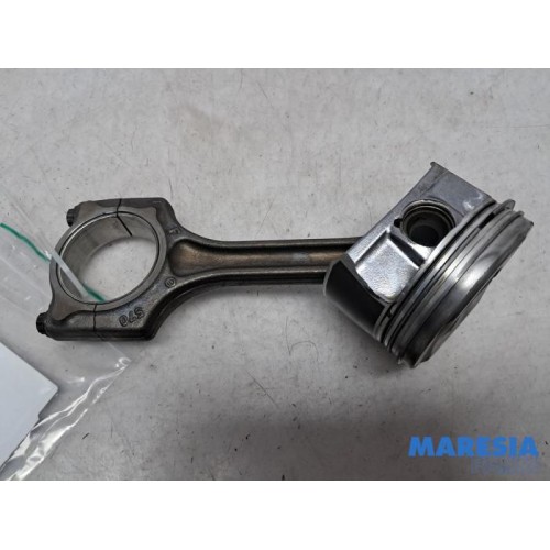 Citroen - C4 Picasso - Connecting rod