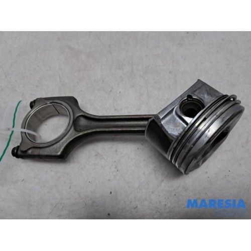 Citroen - C4 Picasso - Connecting rod