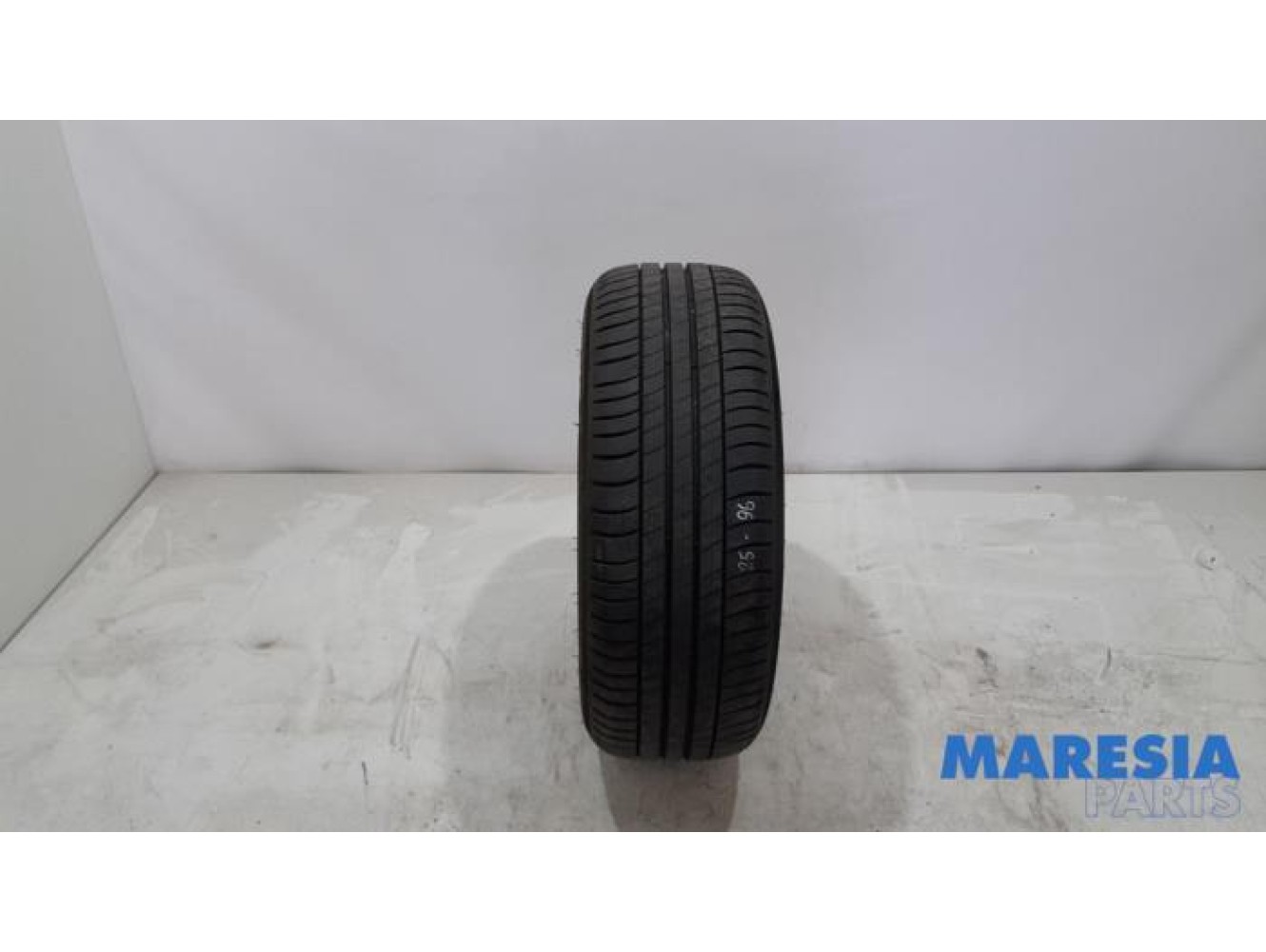 Renault - Clio - Tyre