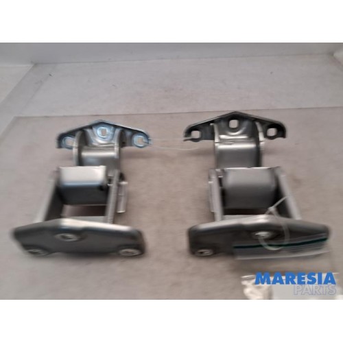 Renault - Trafic - Set of hinges