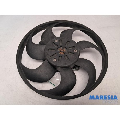 Renault - Trafic - Fan motor