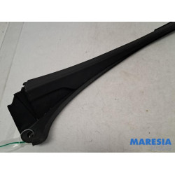 Renault - Trafic - Frontscreen frame