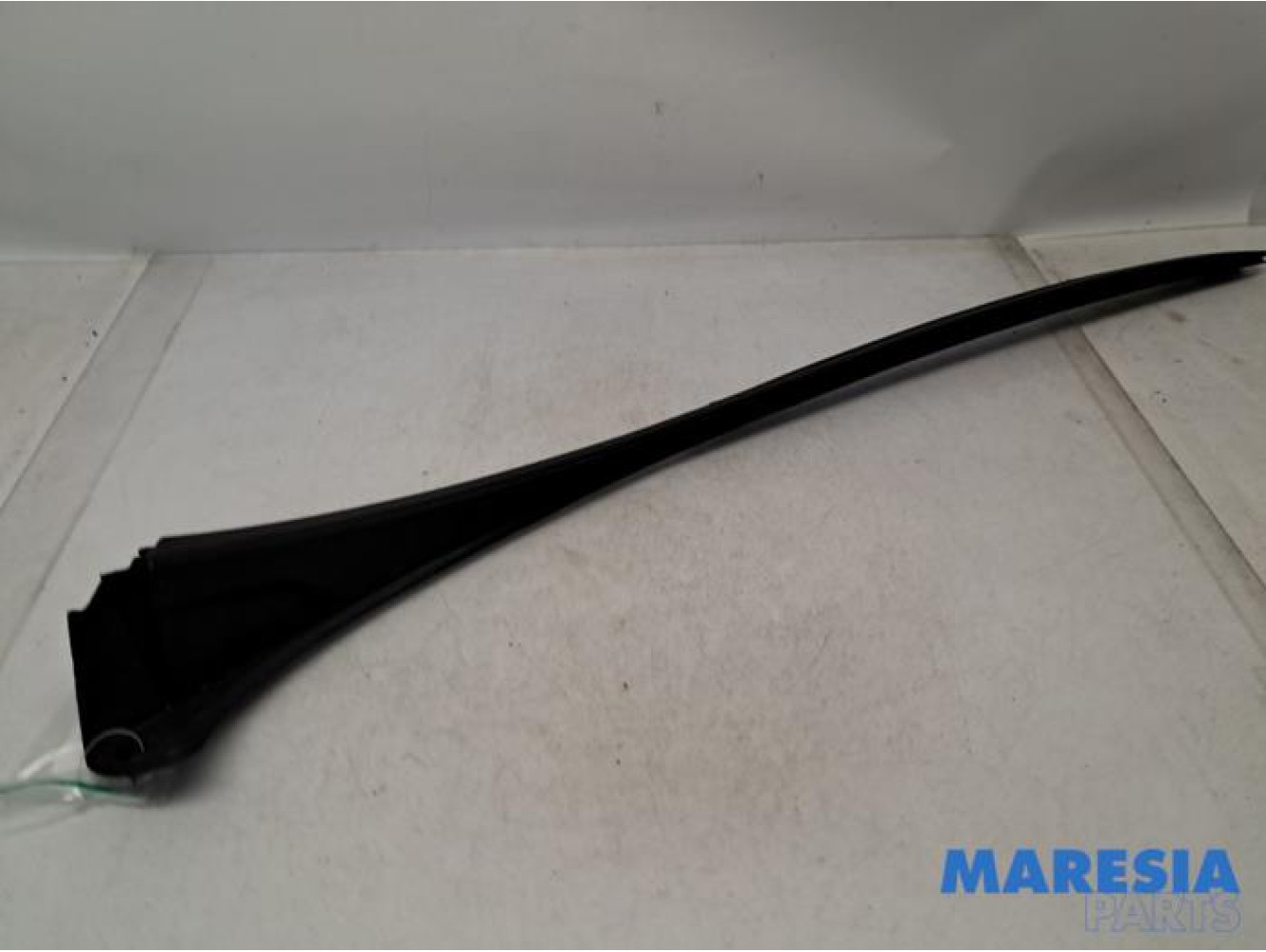 Renault - Trafic - Frontscreen frame